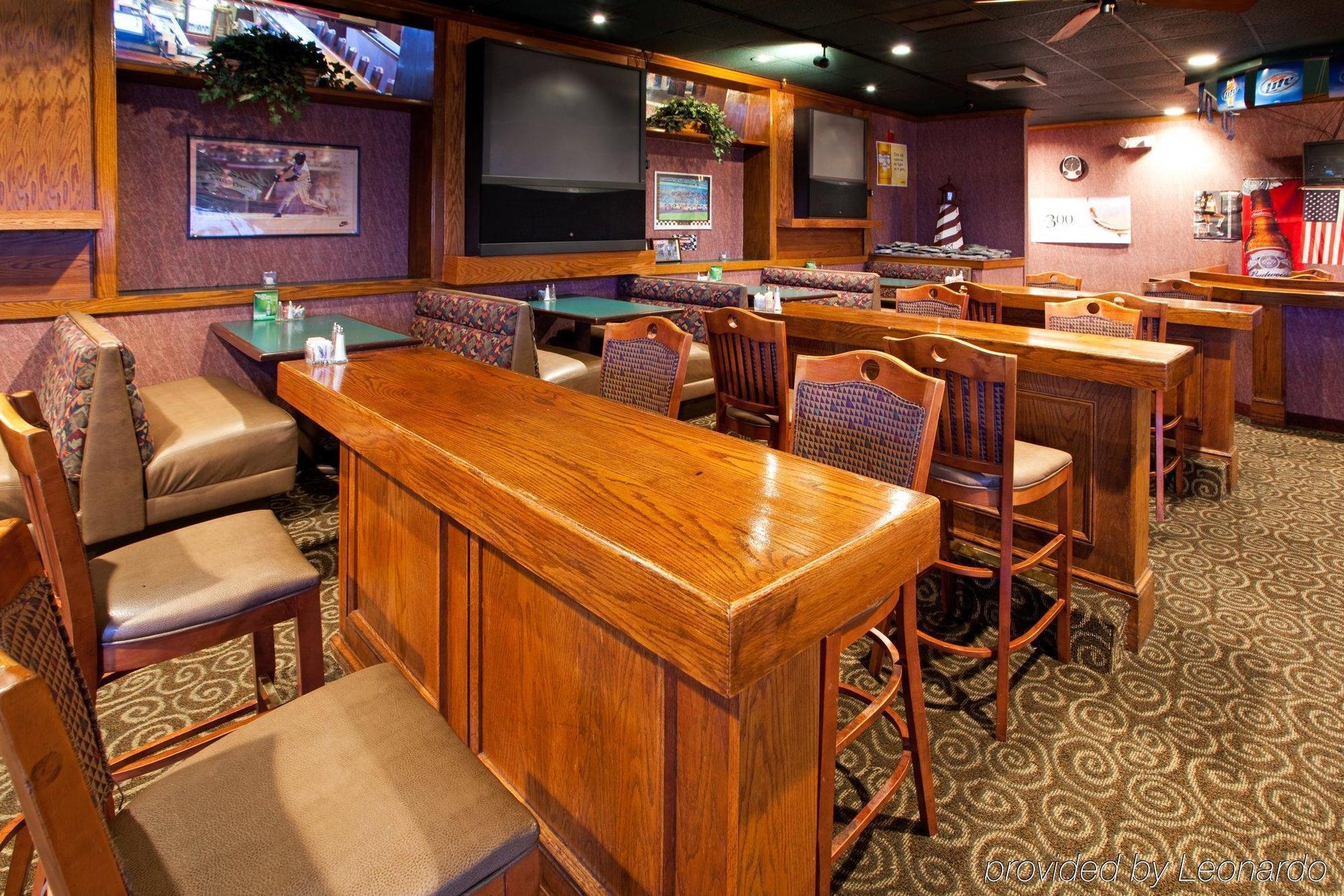 Holiday Inn Roanoke - Tanglewood Route 419 & I 581 By Ihg Ресторан фото